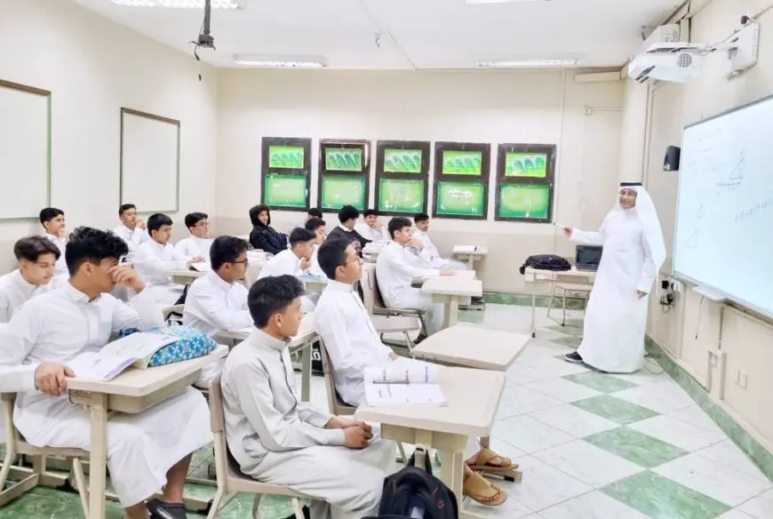 «التعليم»: حصص لمديري المدارس والموجهين ورواد النشاط لسد العجز