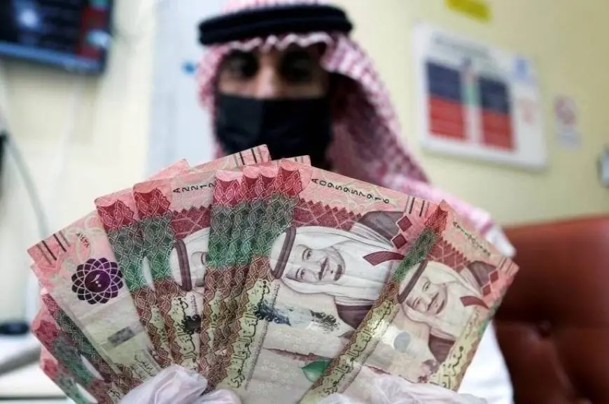 سعر الريال السعودي أمام الجنيه في 6 بنوك الآن