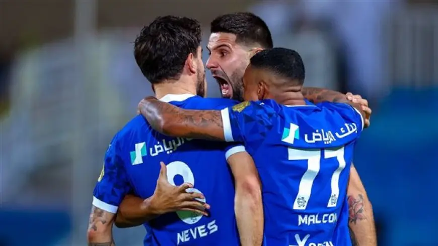 الهلال يقسو على الاتحاد بثلاثية في الكلاسيكو وينفرد بصدارة الدوري السعود