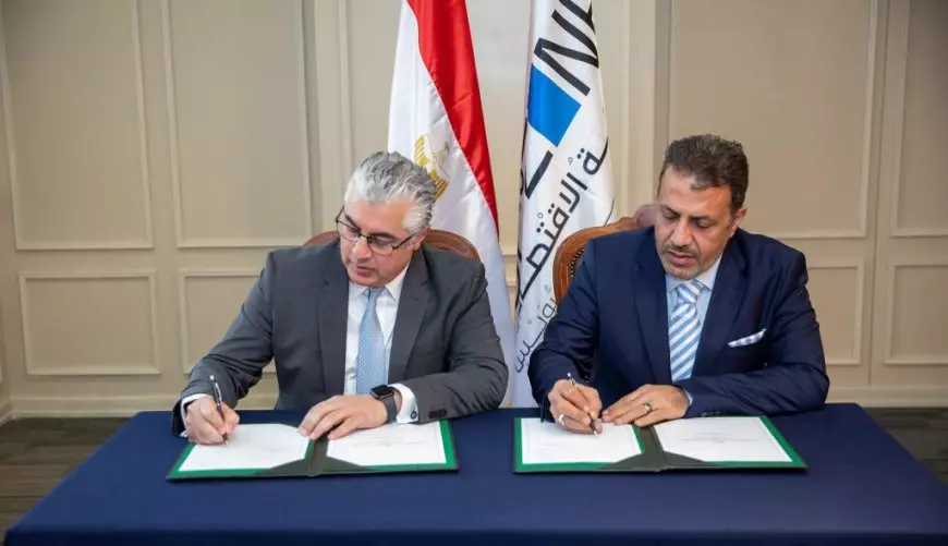 باستثمارات 3.3 مليون دولار أمريكي.. توقيع عقد مشروع لتجميع معدات الدواجن بمنطقة القنطرة غرب الصناعية