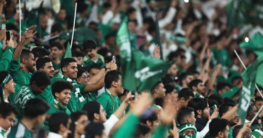 السعودية تترقب “الأكياس الزرقاء وعرض ليزر” في مباراة احتفالية لليابان