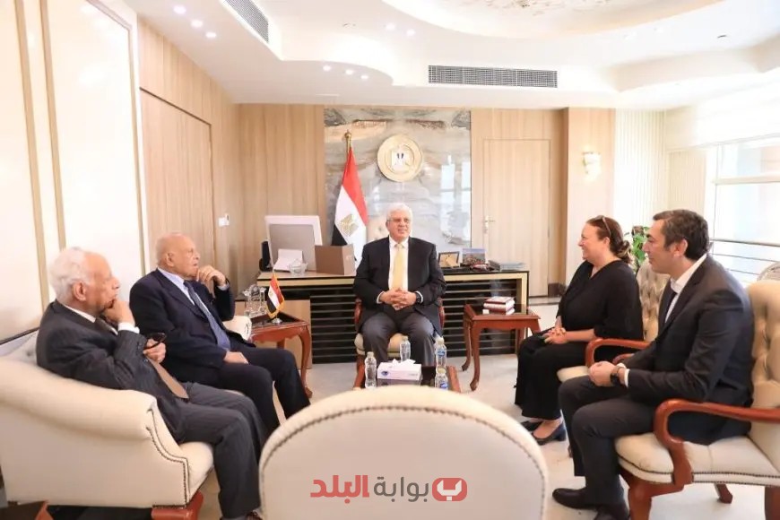 وزير التعليم العالي يستقبل النجم العالمي في مجال الجراحة!