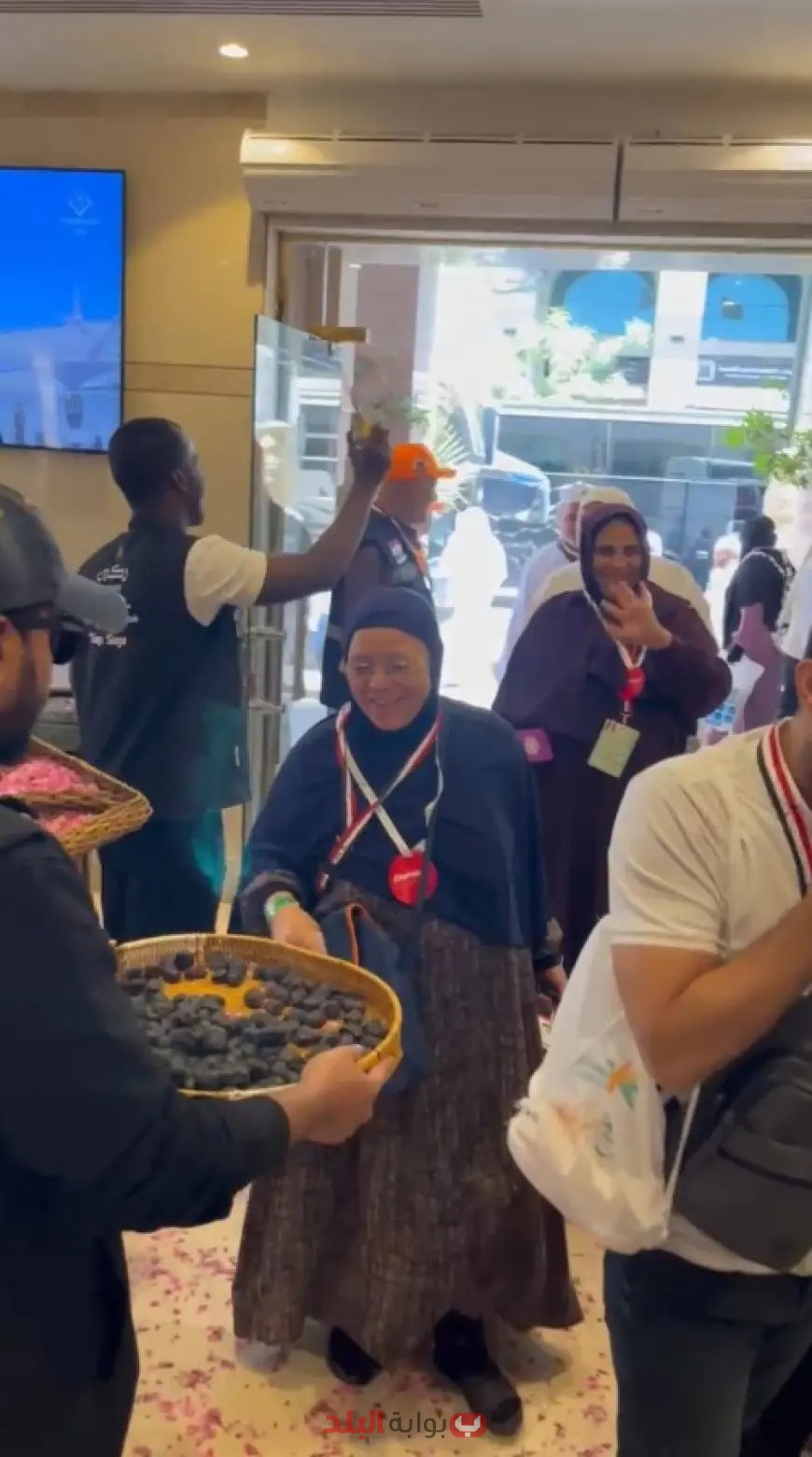 وصول أول أفواج حجاج الجمعيات الأهلية إلى المدينة المنورة: وزيرة التضامن تطمئن المواطنين بخطوة مهمة
