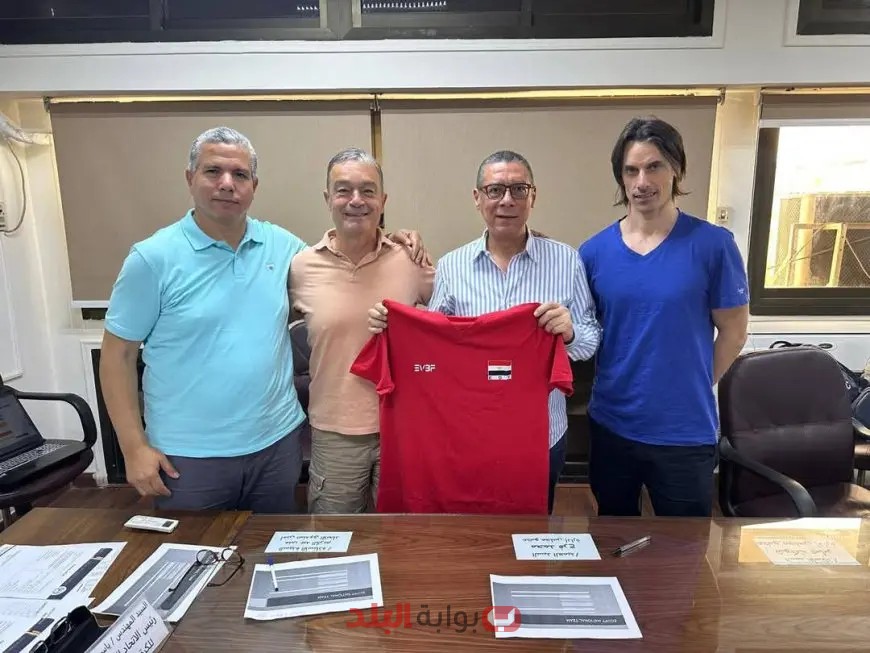 “مفاجآت حصرية: مدرب منتخب الطائرة يكشف عن خطته لتغيير تصنيف الفراعنة ويؤكد رفضه التدخل في اختيارات اللاعبين!”