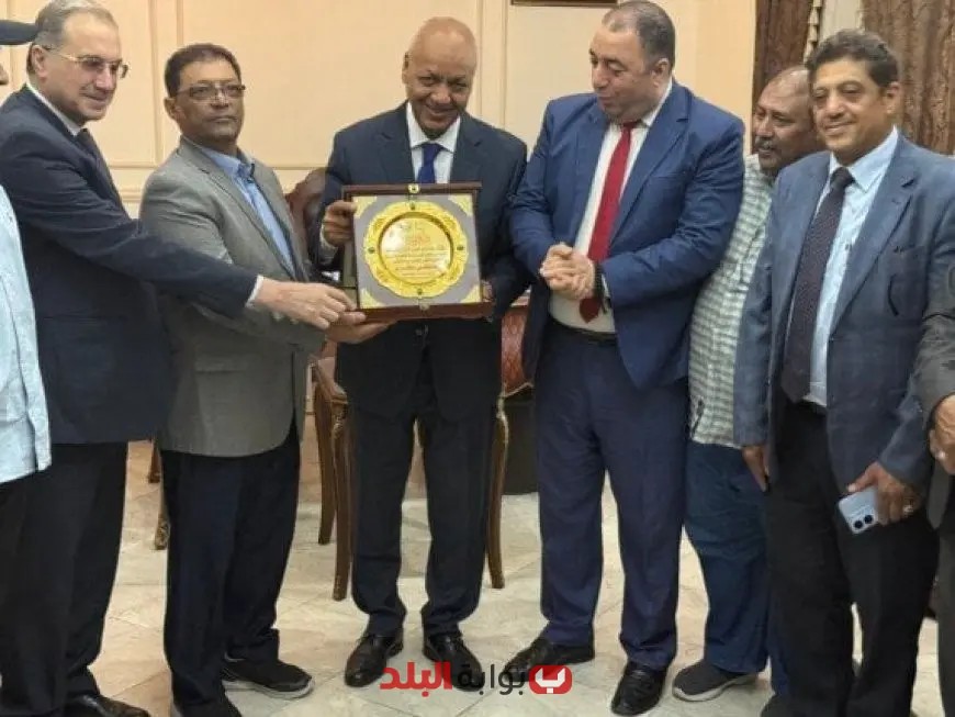 اتحاد الشباب العربي يكرم النائب مصطفى بكري تقديراً لجهوده المتميزة في دعم القضايا العربية