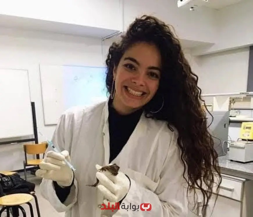 “وزير التعليم العالي يهنئ الدكتورة فلوريان أشرف بفوزها بجائزة أفضل رسائل دكتوراه في مجال الصيدلة”