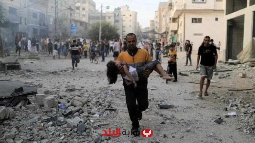 “الجارديان: قصف المدارس كملاجئ في غزة يُظهر استراتيجية متعمدة لاستهداف المدنيين”