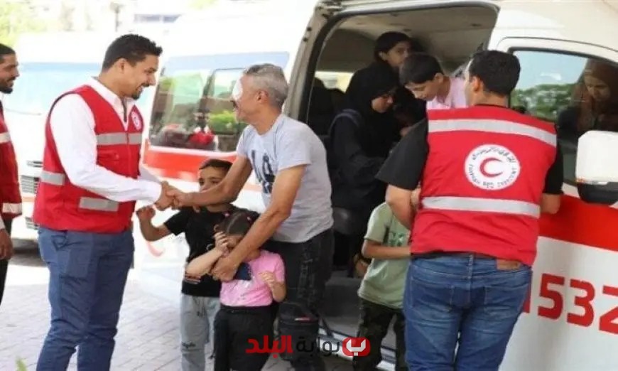 «الهلال الأحمر المصري» يقدم ملابس العيد للأطفال المحتاجين من الأسر الفلسطينية والمصرية في مبادرة إنسانية مميزة