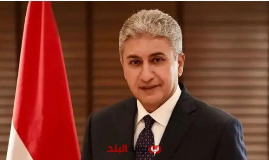 وزير السياحة يزور مخيمات الحجاج بعرفات وينوه بجهود البعثة في مواجهة الحر الشديد
