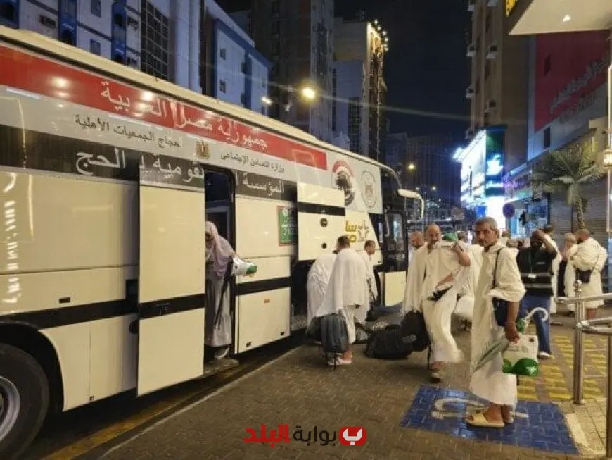 حجاج الجمعيات الأهلية يتوافدون لأداء المناسك في منى ورمي جمرة العقبة الكبرى!