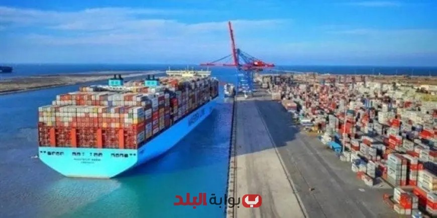 “ميناء دمياط يستقبل 18 سفينة في 24 ساعة: نشاط ملاحي استثنائي!”