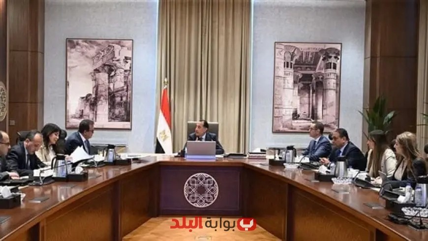 “رئيس الوزراء يعزز دعم الحكومة للقطاع الصحي ويؤكد التزامها بتوفير الاحتياجات الضرورية”