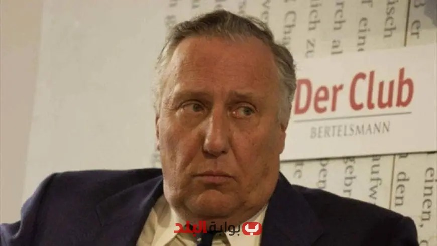 حزن في الأدب: وفاة الروائي البريطاني المعروف فريدريك فورسايث عن 86 عامًا