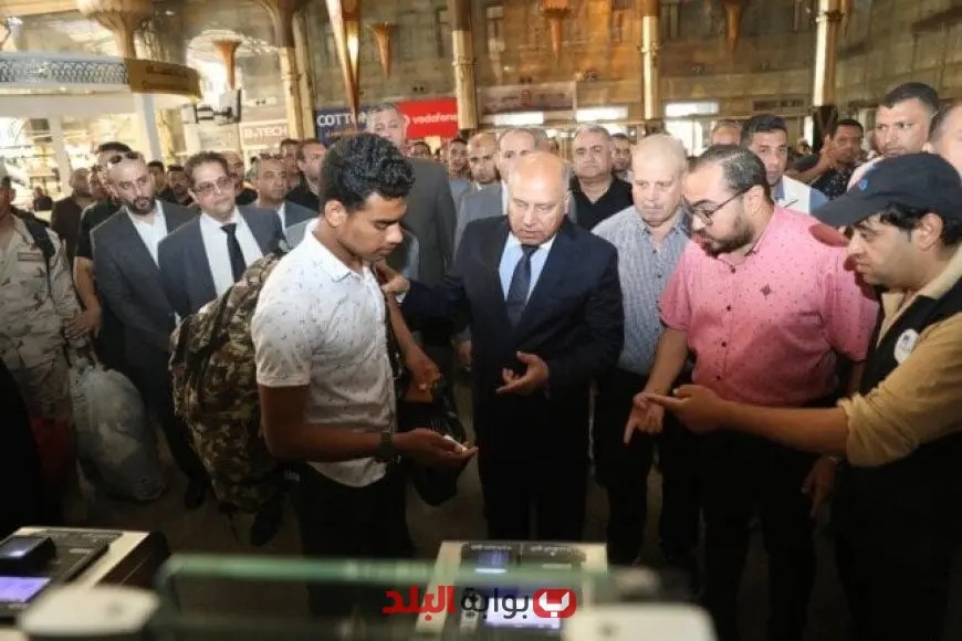 “وزير النقل يطالب بتوفير جميع الخدمات المتميزة والتسهيلات للمواطنين في قطاع السكك الحديدية”
