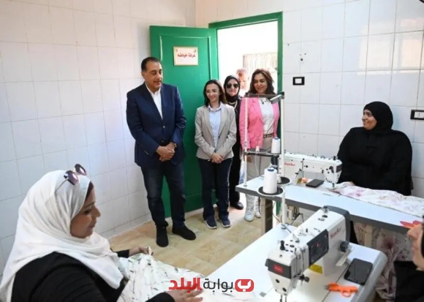 رئيس الوزراء يقوم بجولة تفقدية في “مشغل البحراوية” بقرية زاوية صقر لتعزيز التنمية المحلية