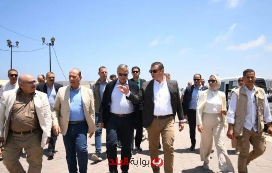 وزير الإسكان ومحافظ الإسكندرية يقومان بجولة تفقدية لمشروع توسعة وتطوير الكورنيش الحيوي