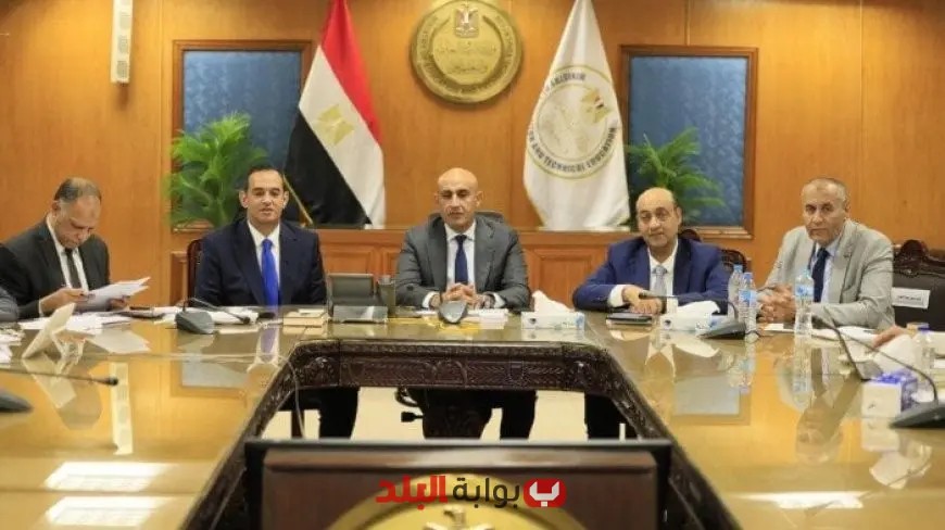 “وزير التعليم يتابع امتحانات الثانوية العامة 2025 عبر كاميرات المراقبة: لحظة بلحظة!”