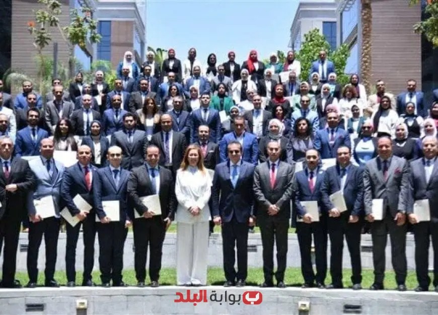 “وزير الصحة يشارك في حفل اختتام برنامج تأهيل القيادات في الوزارة بانطلاقة جديدة”