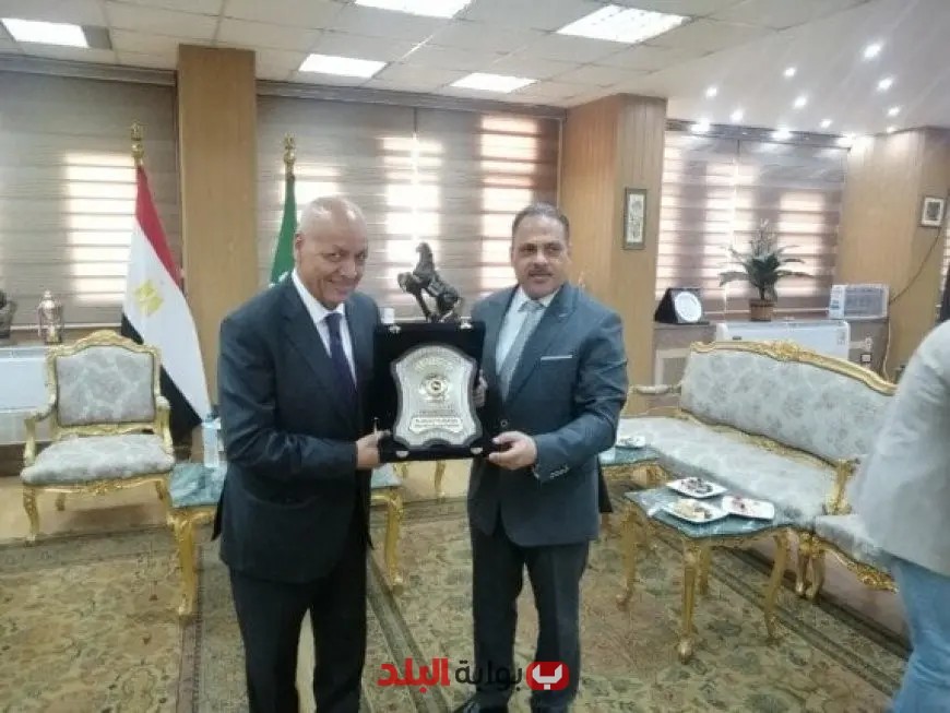 مصطفى بكري: المصريون يتصدرون قائمة الشعوب المتسامحة والمحبّة لوطنهم ويحيطون قيادتهم بالولاء والوفاء