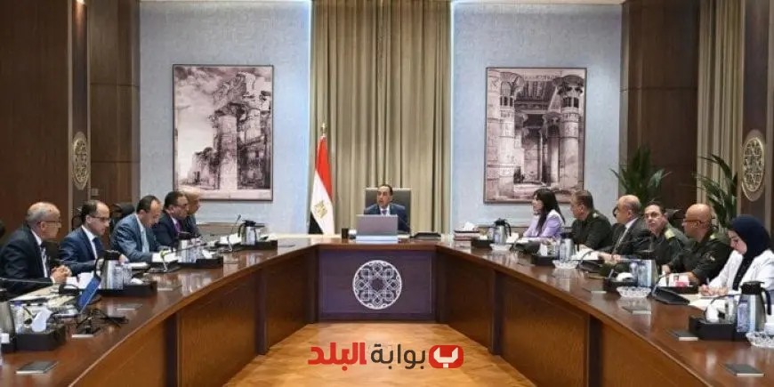 رئيس الوزراء يراقب خطوات تخفيض استهلاك الكهرباء في الحي الحكومي بالعاصمة الإدارية
