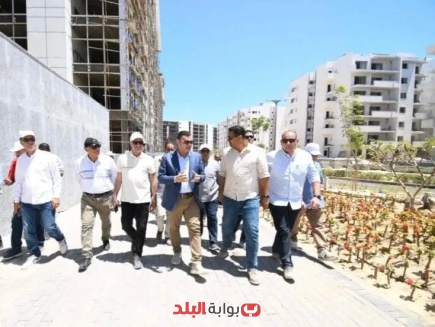 وزير الإسكان يقوم بجولة تفقدية في كومباوند مزارين والحي اللاتيني بالعلمين الجديدة لتعزيز التنمية العمرانية