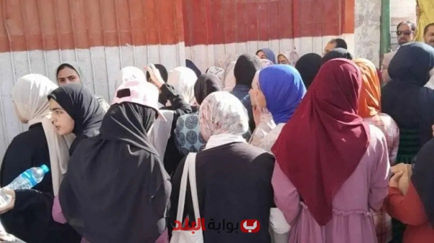 توافد الطلاب إلى اللجان الامتحانية لبدء امتحان اللغة الأجنبية الأولى: لحظة حاسمة في مسيرة التعلم!