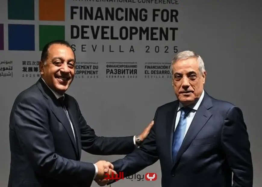 رئيس الوزراء يلتقي بنظيره الجزائري لتعزيز التعاون في مؤتمر الأمم المتحدة الرابع لتمويل التنمية