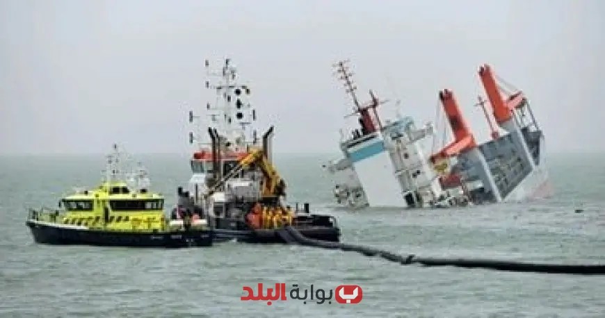 مأساة مائية: مصرع 4 وإصابة 38 آخرين في غرق عبارة بإندونيسيا