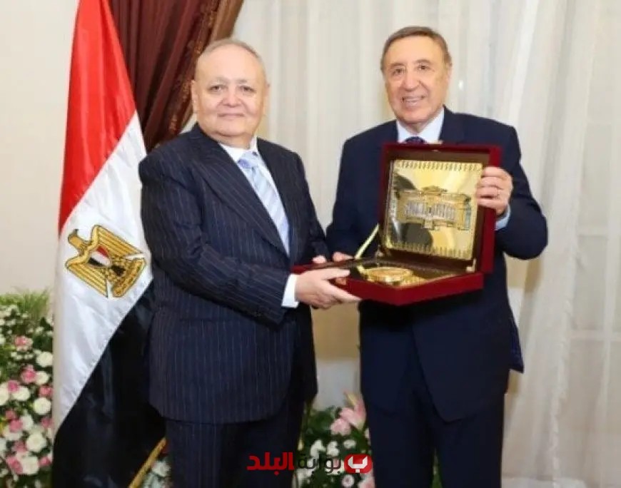 رئيس المحكمة الدستورية يهنئ رئيس مجلس الدولة الجديد بمناسبة توليه منصبه