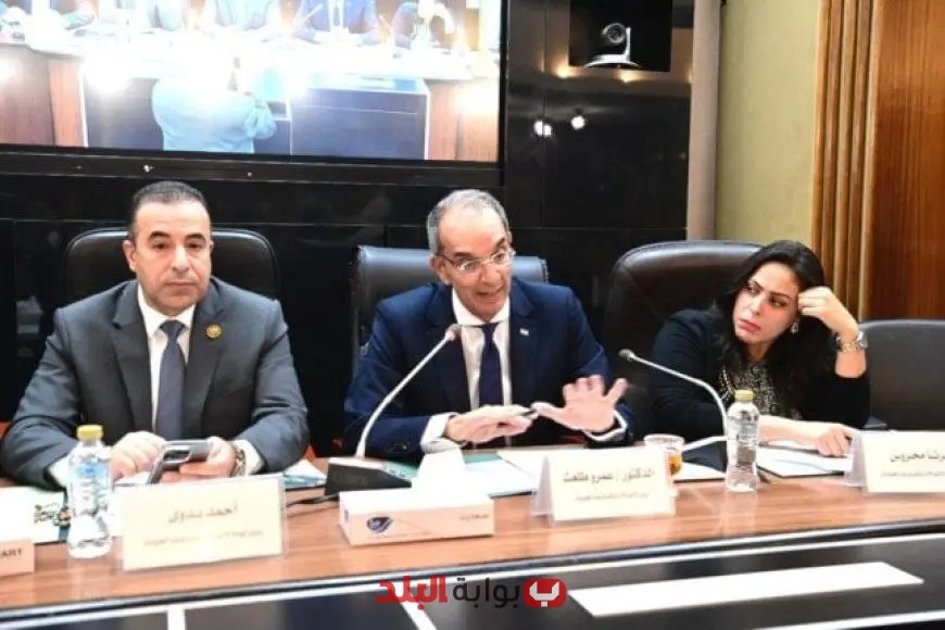 عودة الخدمات البنكية وبيانات شركات المحمول الأربعة يؤكدها وزير الاتصالات