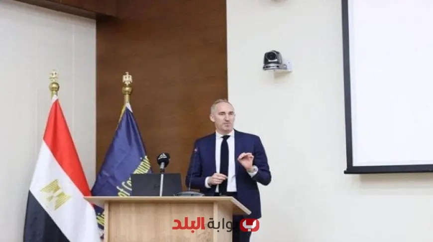 “وزير الاتصالات يؤكد: شهداء حريق سنترال رمسيس في قلوبنا وعلي رأسنا وهم في ذمتنا”