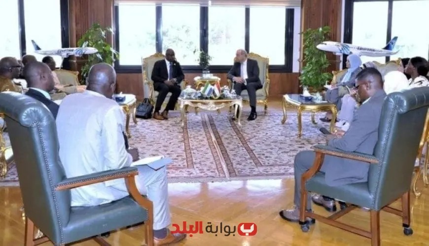 وزير الطيران المدني يعقد مباحثات مثمرة مع نظيره السيراليوني لتعزيز أفق التعاون المشترك