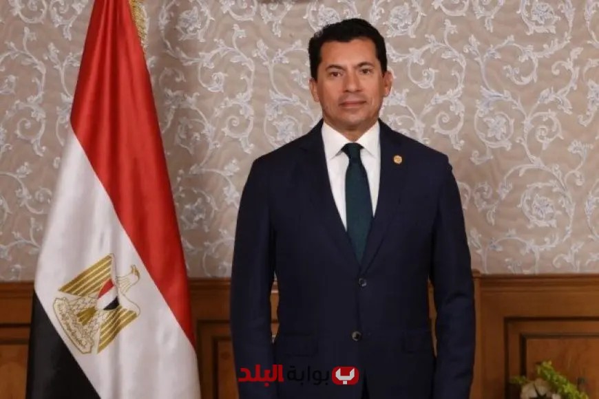 وزير الرياضة المصري يحتفي باستضافة بطولة العالم للإسكواش للناشئين في مصر!