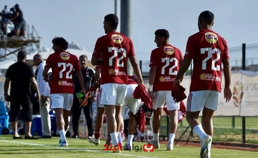 “شاهد: لقطة مذهلة لمعلق مباراة الأهلي والملعب التونسي يقول ‘هخلص وأكلمك’ – فيديو مثير!”