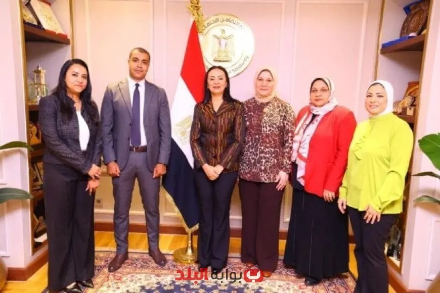 وزيرة التضامن الاجتماعي تكرم فريق العلاقات العامة والمراسم في وزارة التضامن الاجتماعي