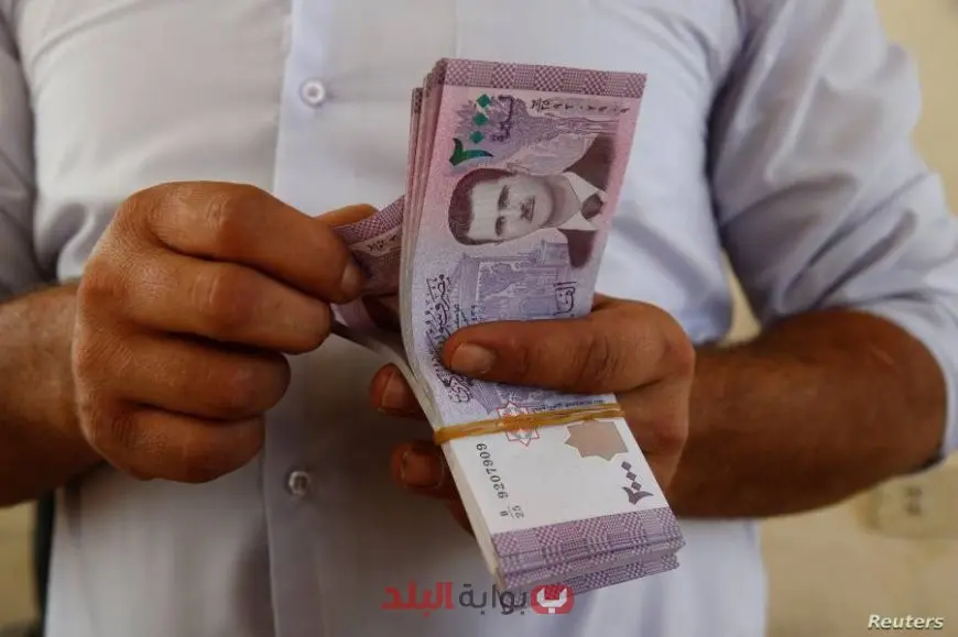 سعر الدولار مقابل الليرة السورية اليوم الأحد.. ارتفاع جديد وسط تذبذب في السوق السوداء