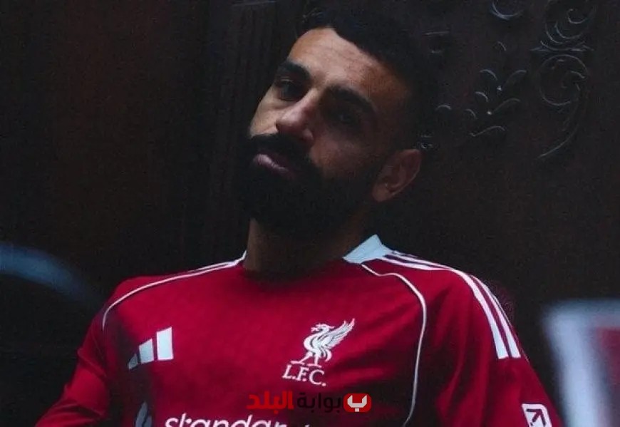 “تفاصيل مثيرة: ليفربول يُعلن عن قمصانه الجديدة للموسم بـ”محمد صلاح” في الواجهة – شاهد الصور!”