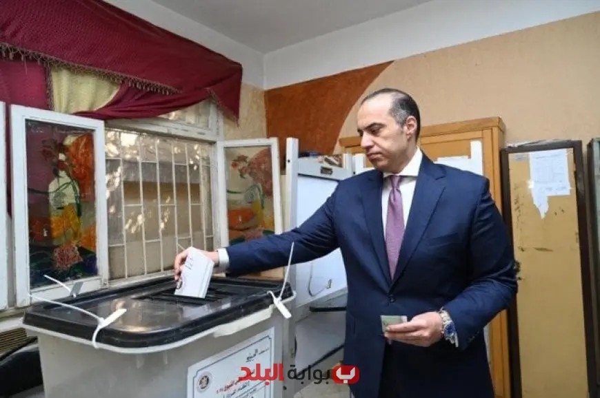 وزير الشئون النيابية والتواصل السياسي يشارك في التصويت بلجنة مدرسة الهرم الفندقية