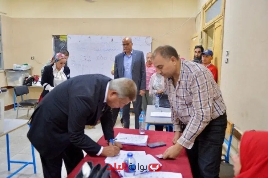 رئيس الأعلى للإعلام يشارك في انتخابات الشيوخ 2025 ويتفقد مراكز الاقتراع صور