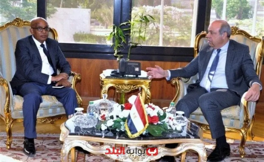 وزير الطيران المدني يعقد لقاءً مهمًا مع وفد شركة بوينج لتعزيز التعاون في قطاع النقل الجوي