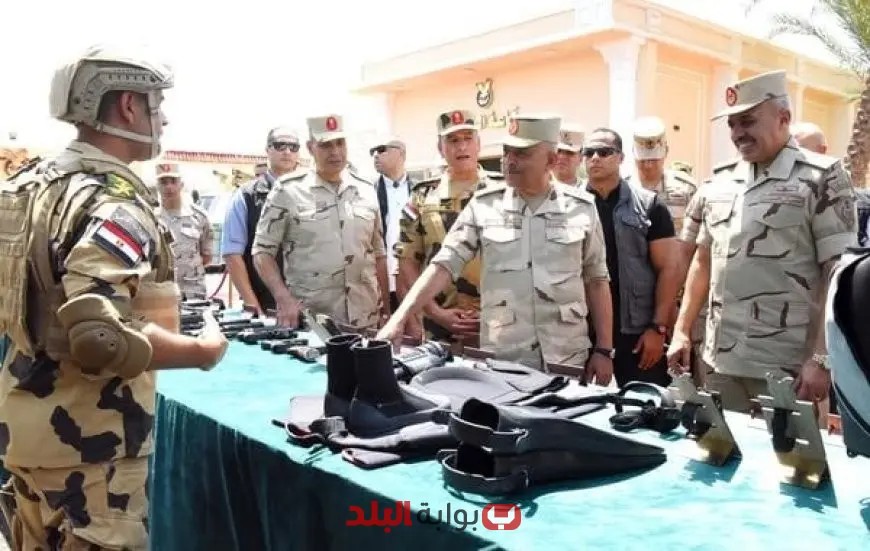 وزير الدفاع يجتمع بمقاتلي القوات الخاصة من وحدات المظلات والصاعقة تعزيزًا للجاهزية القتالية