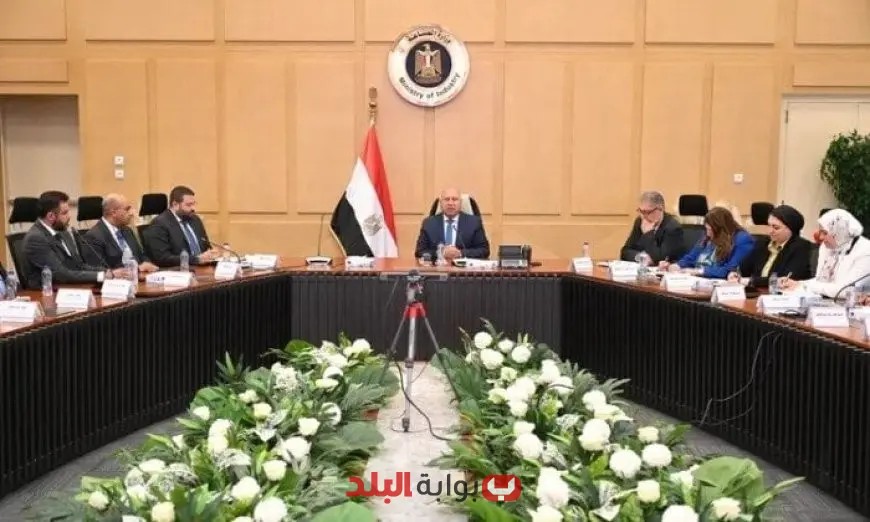 وزير الصناعة يستعرض فرص توطين مكونات السيارات مع مستثمرين بارزين