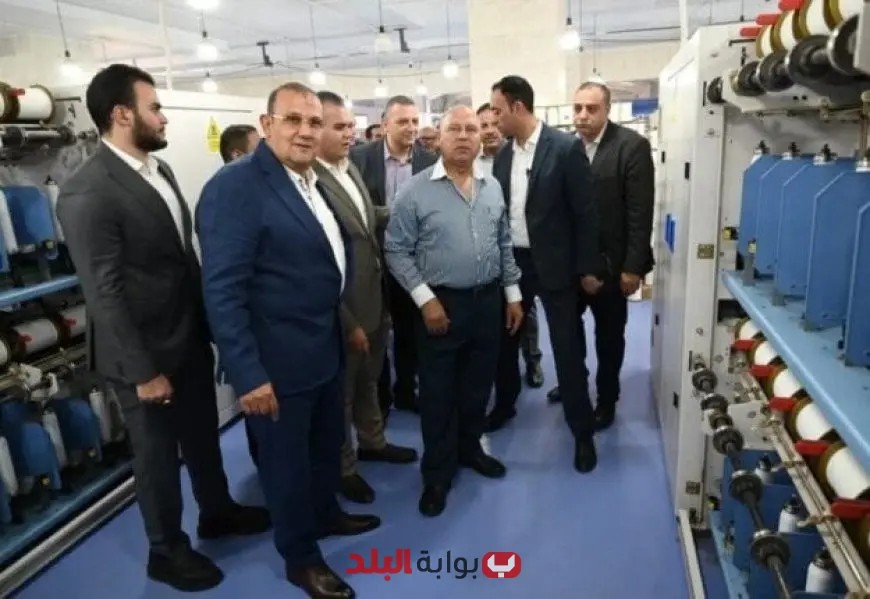 وزير الصناعة يجري جولة تفقدية في مصنع إيجي دينيم للنسيج بالعاشر من رمضان