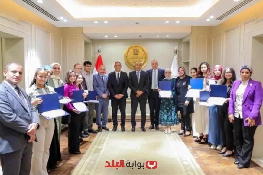 تكريم أوائل مدارس النيل المصرية الدولية من قبل وزير التربية والتعليم
