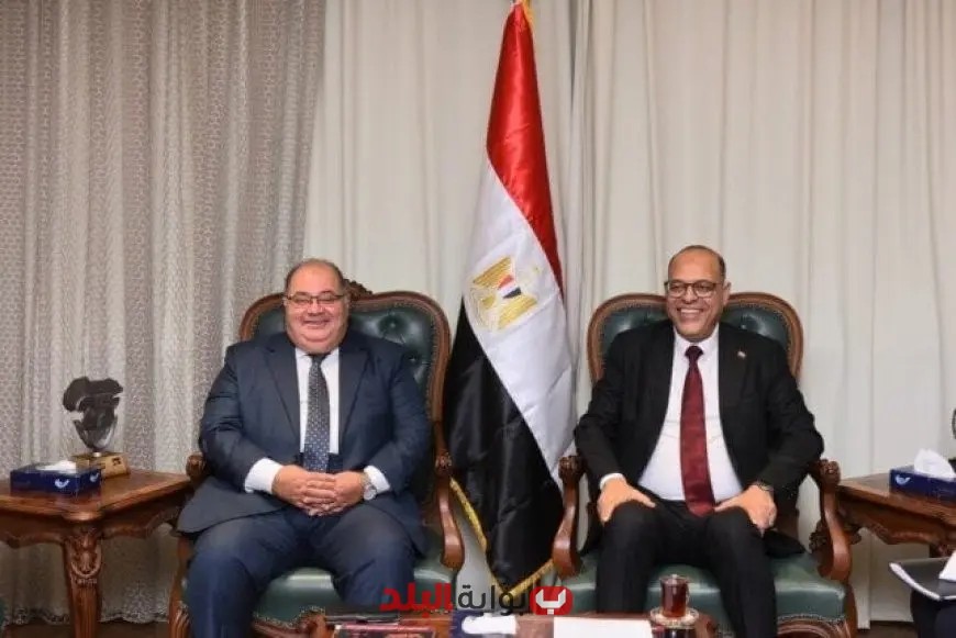 وزير العمل يستضيف قنصل مصر في الرياض قبل بداية مهامه الجديدة الشهر المقبل