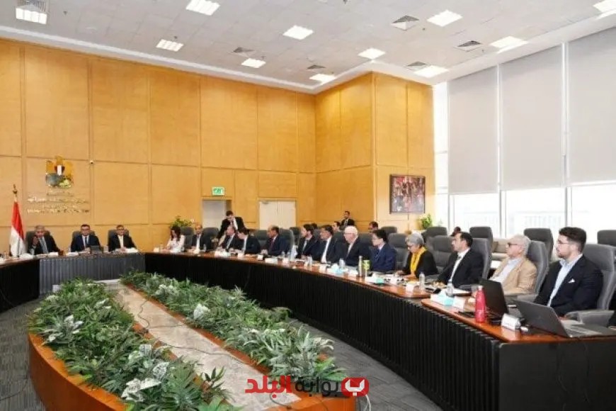 وزير الإسكان والسياحة ومحافظ الجيزة يتفقدون مشاريع تطوير المنطقة بين مطار سفنكس وهرم سقارة