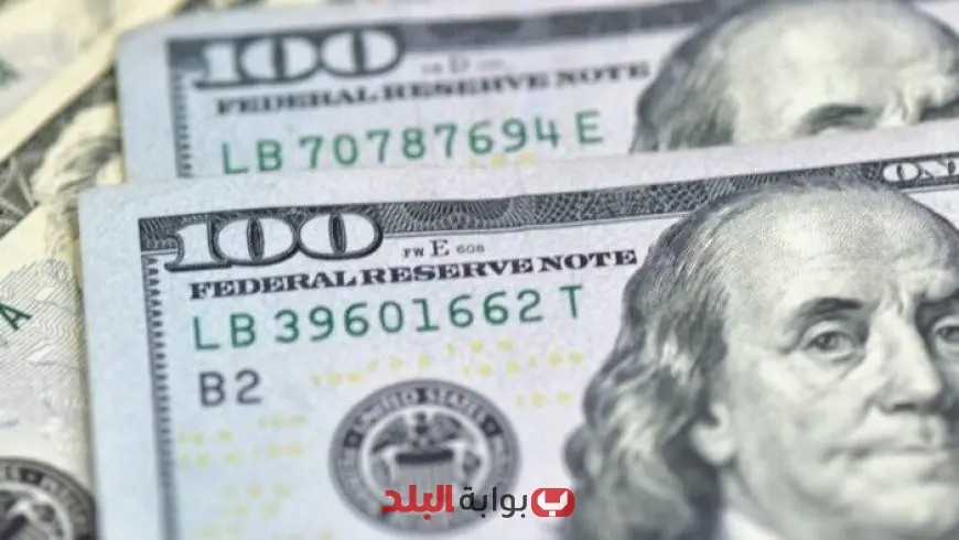 الدولار يسجل انخفاضاً إلى أقل من 49 جنيهاً رغم ارتفاعه في البنوك