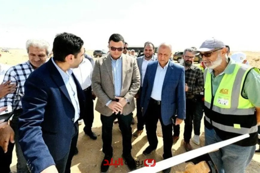وزير الإسكان يزور المركز التكنولوجي لخدمات المواطنين في مدينة العبور الجديدة