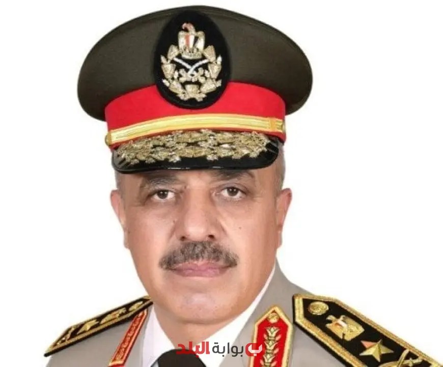 الفريق أحمد خليفة يهنئ خالد حفتر بعد تعيينه في رئاسة أركان الجيش الليبي