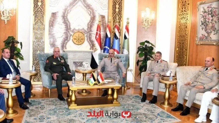 وزير الدفاع ورئيس الأركان يناقشان التعاون مع رئيس هيئة الأركان المشتركة الأردني